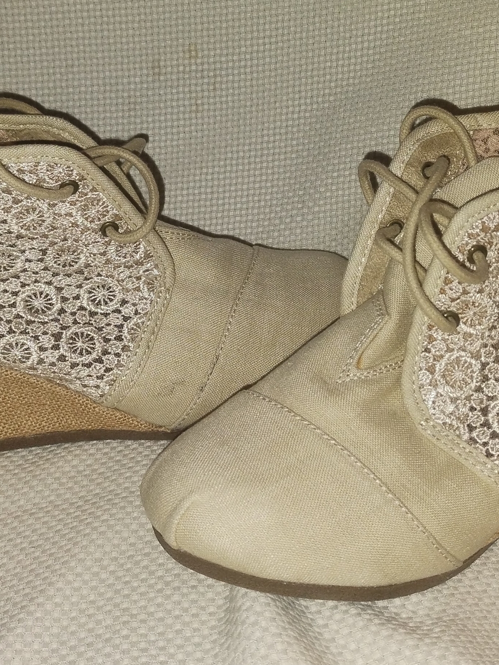 BOB'S from Skechers High Notes-Rocket Size 8.5 Canvas Wedge Booties